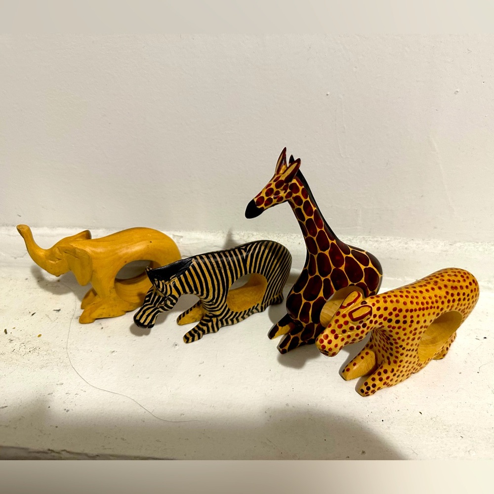 Set of 4 Mahogny Wood Animal Napkin Rings